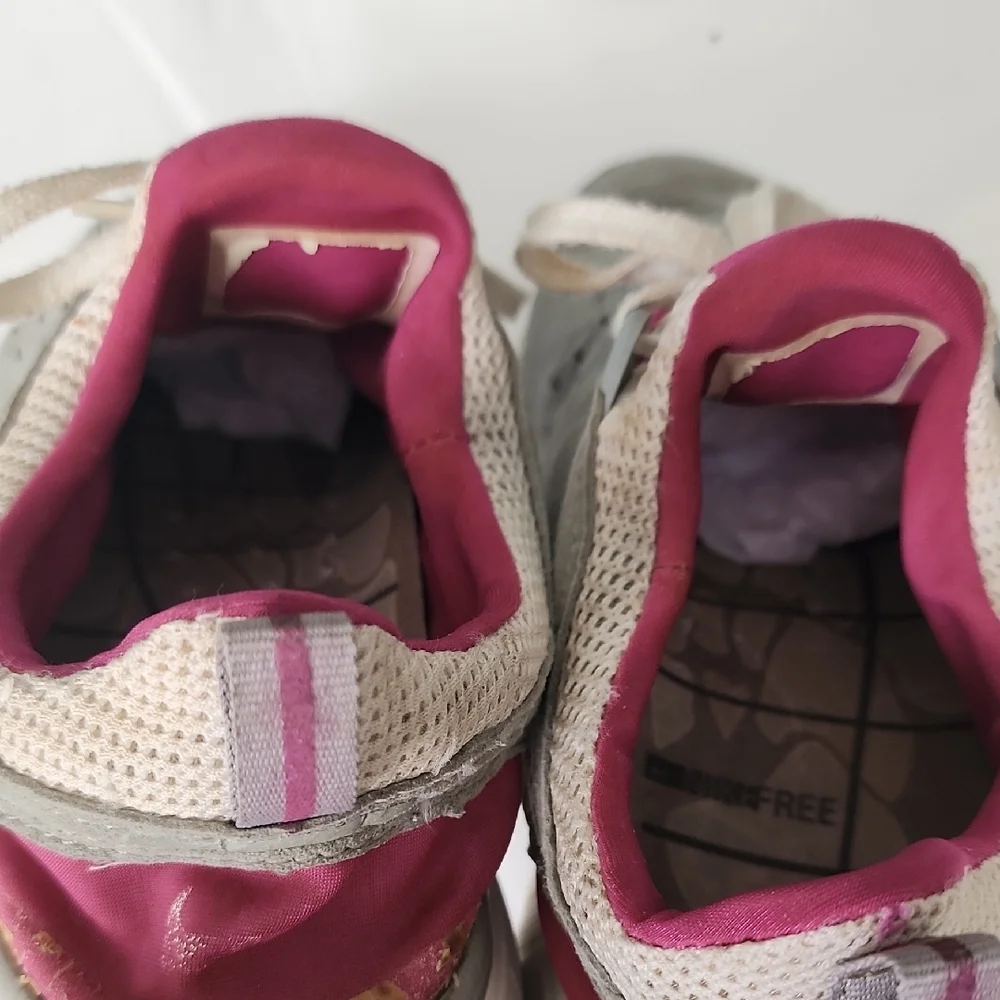 Nike Women's Gray and Pink Sneakers - Picture 8 of 12